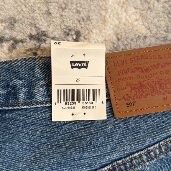 Levi’s 501 High Rise Shorts - Picture 7 of 13
